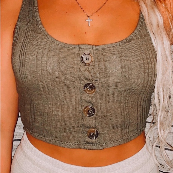 olive green GARAGE crop🌟 - Picture 2 of 3
